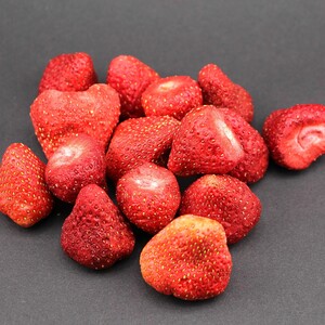 Полуниця (ціла)